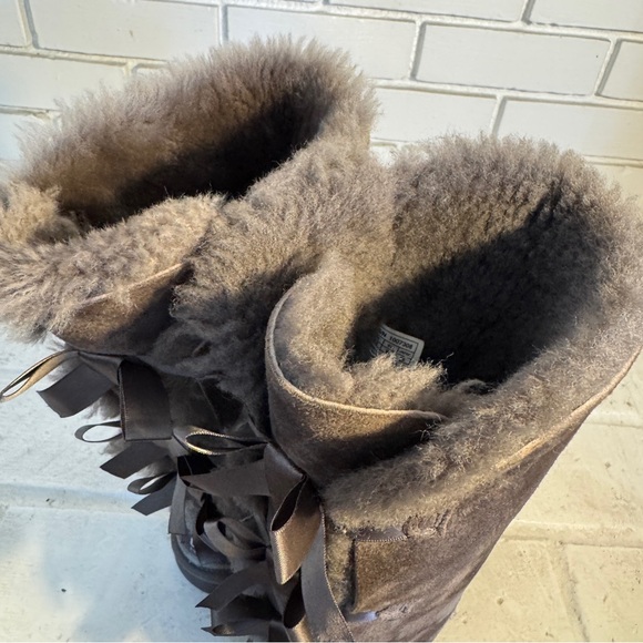 UGG Women's Bailey Bow Winter Boot Size 8 UGG S/N 1007308 - Picture 4 of 11
